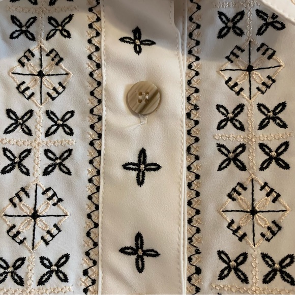 Vintage Blouse Embroidered Folk Pattern Collar Yoke Twee Blouse by Koret - Picture 11 of 12